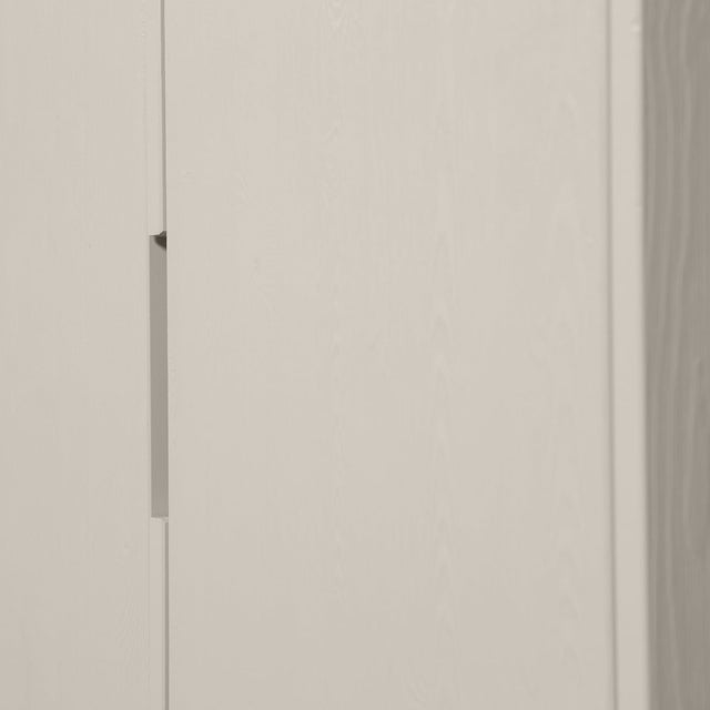 Silas 2 Deurs Kast Grenen Dust [Fsc] van WOOOD – Luxe comfort op maat van PureWonen. Vraag naar de beste prijs.