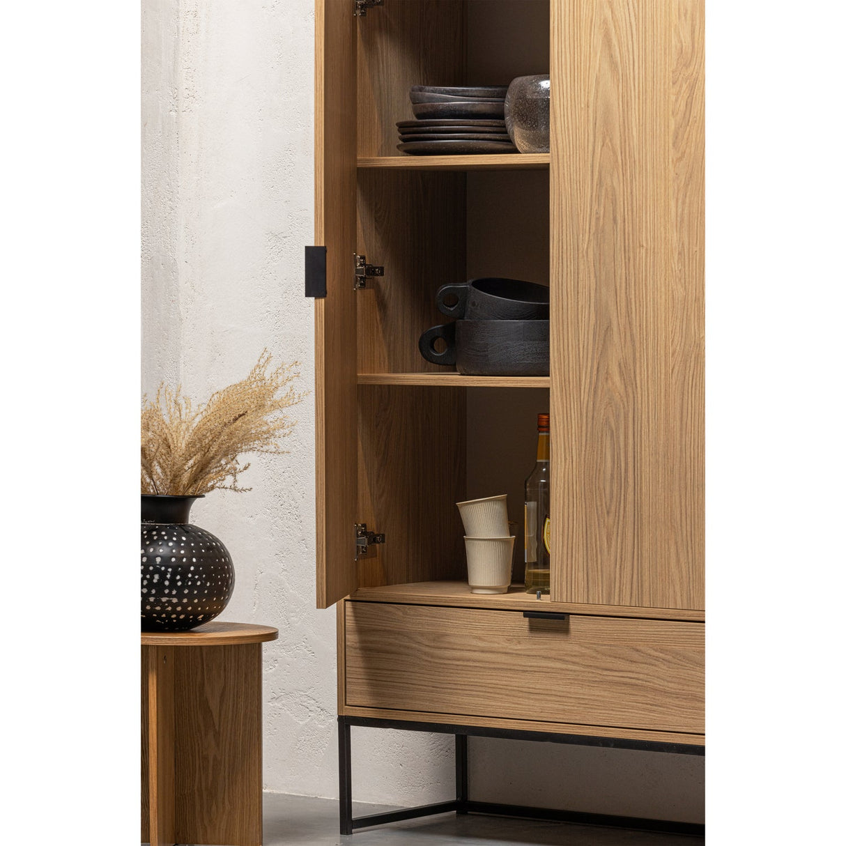 Silas 2 Deurs Kast Eiken Decor [Fsc] van WOOOD – Luxe comfort op maat van PureWonen. Vraag naar de beste prijs.