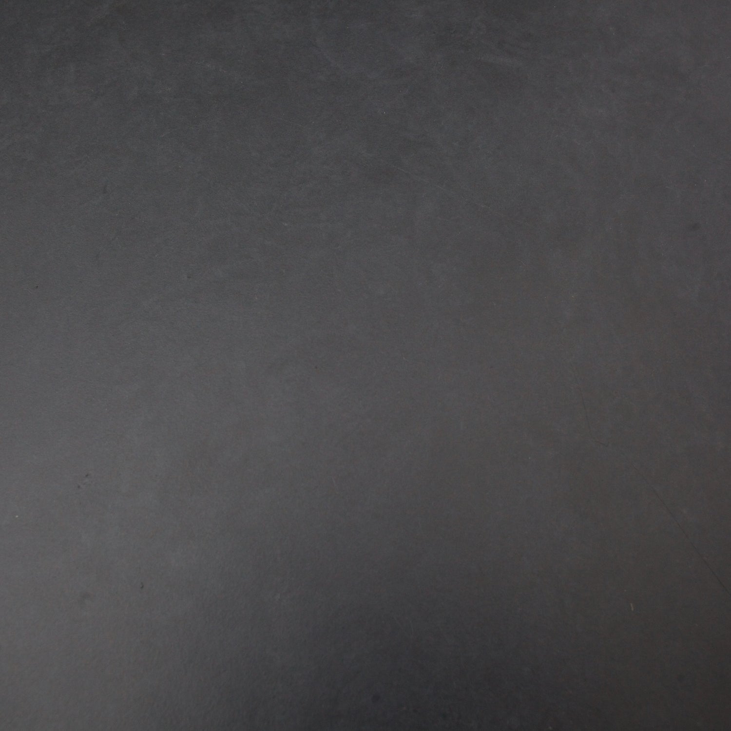 Dover Kruk Betonlook Antraciet 45x O35 van WOOOD – Luxe comfort op maat van PureWonen. Vraag naar de beste prijs.