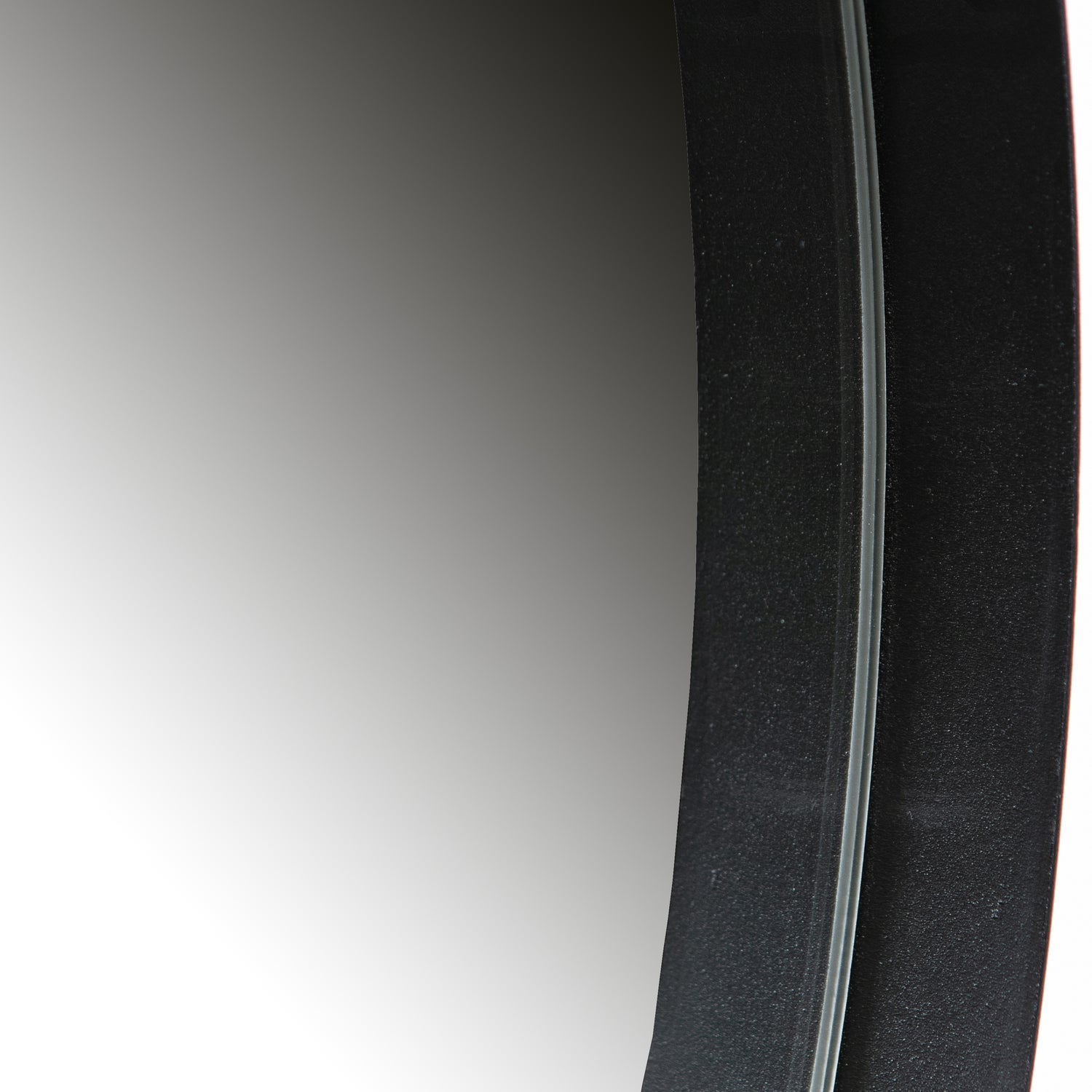 Doutzen Spiegel Metaal Zwart O115 Cm van WOOOD – Luxe comfort op maat van PureWonen. Vraag naar de beste prijs.