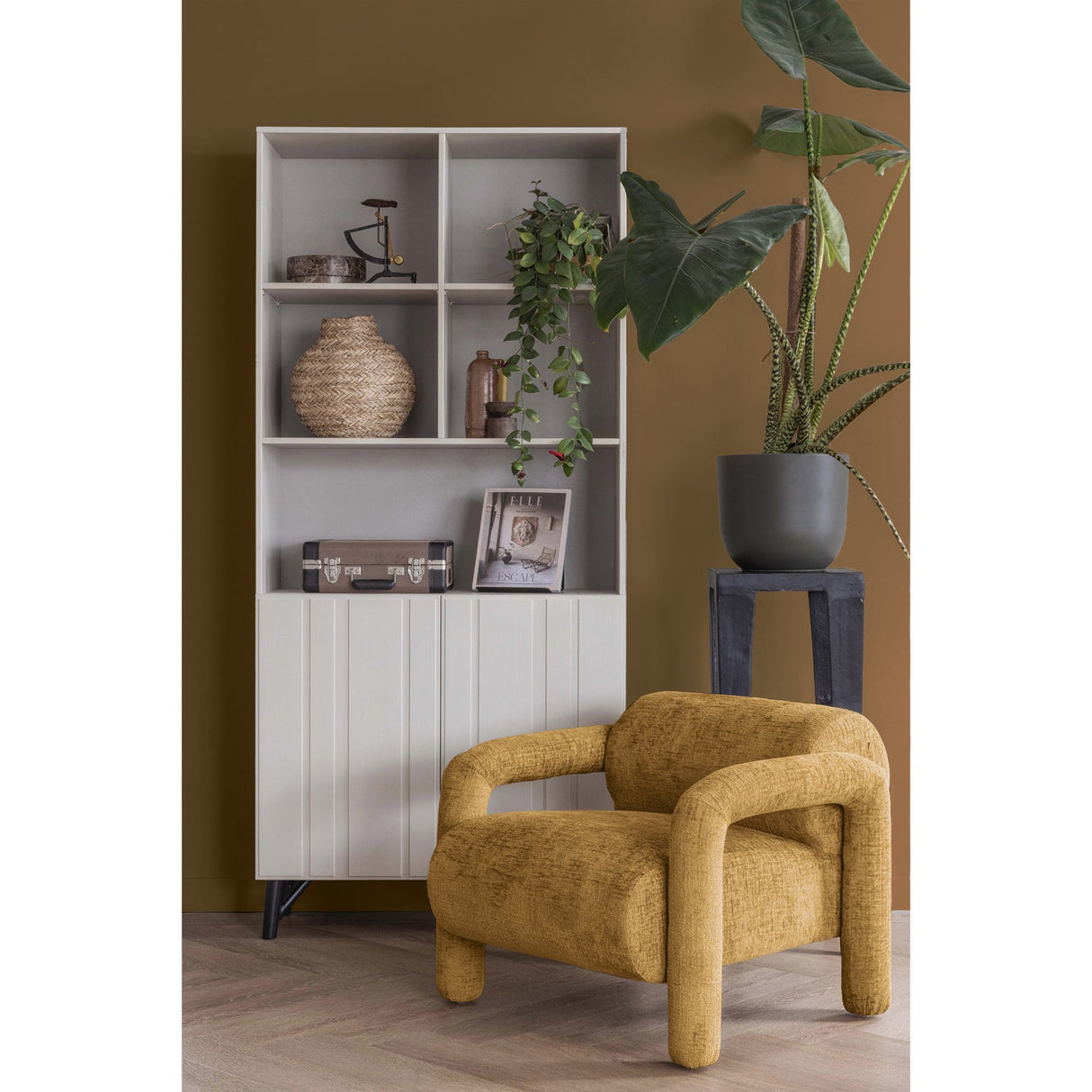 Lenny Fauteuil In Grove Textuur Goud/Geel van WOOOD – Luxe comfort op maat van PureWonen. Vraag naar de beste prijs.