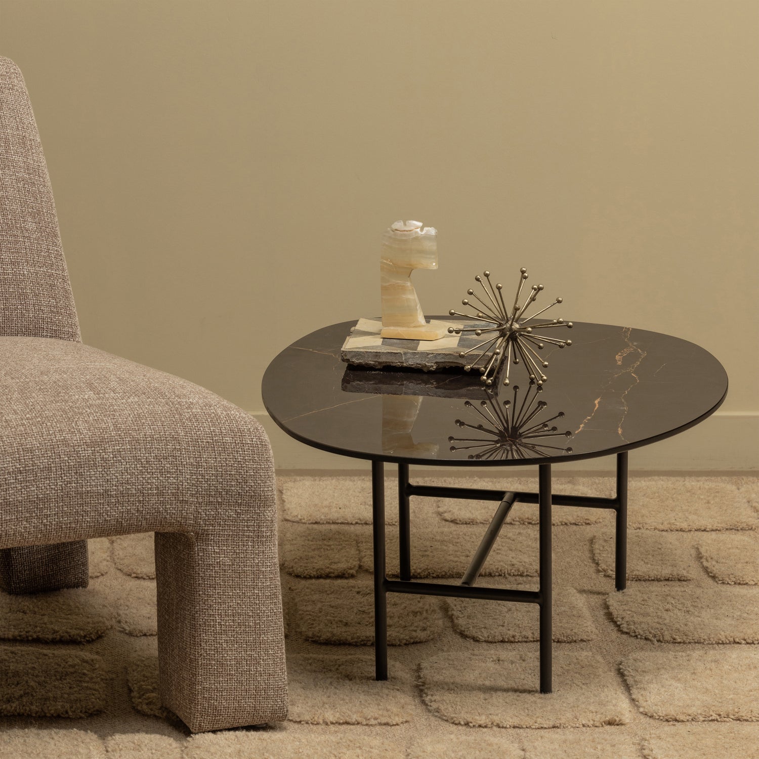 Vajen Salontafel Met Zwart Marmeren Look Blad 70x70 Cm van WOOOD – Luxe comfort op maat van PureWonen. Vraag naar de beste prijs.