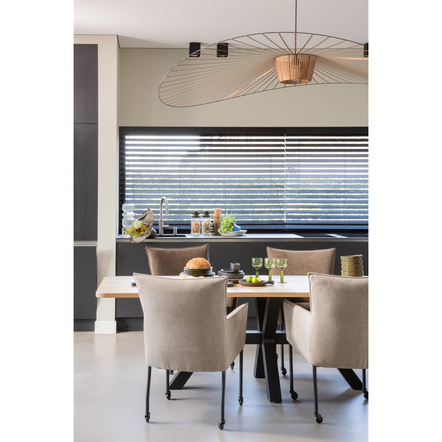 Tablo Xl Tafelblad Eiken Naturel Curved 240 X100 [Fsc] van WOOOD – Luxe comfort op maat van PureWonen. Vraag naar de beste prijs.