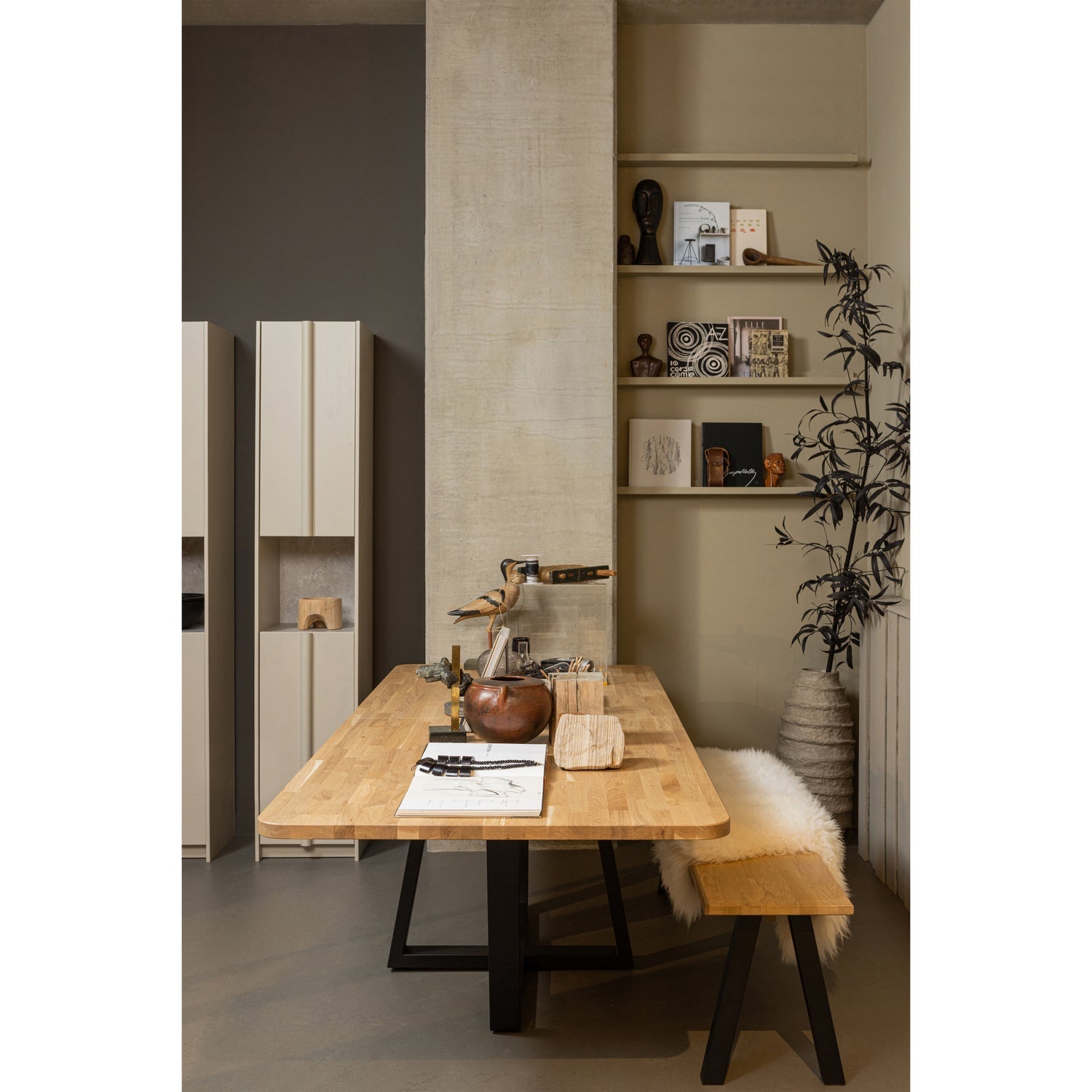 Basu Smalle Kast 40 Cm Grenen Dust Incl Concrete Decor [Fsc] van WOOOD – Luxe comfort op maat van PureWonen. Vraag naar de beste prijs.