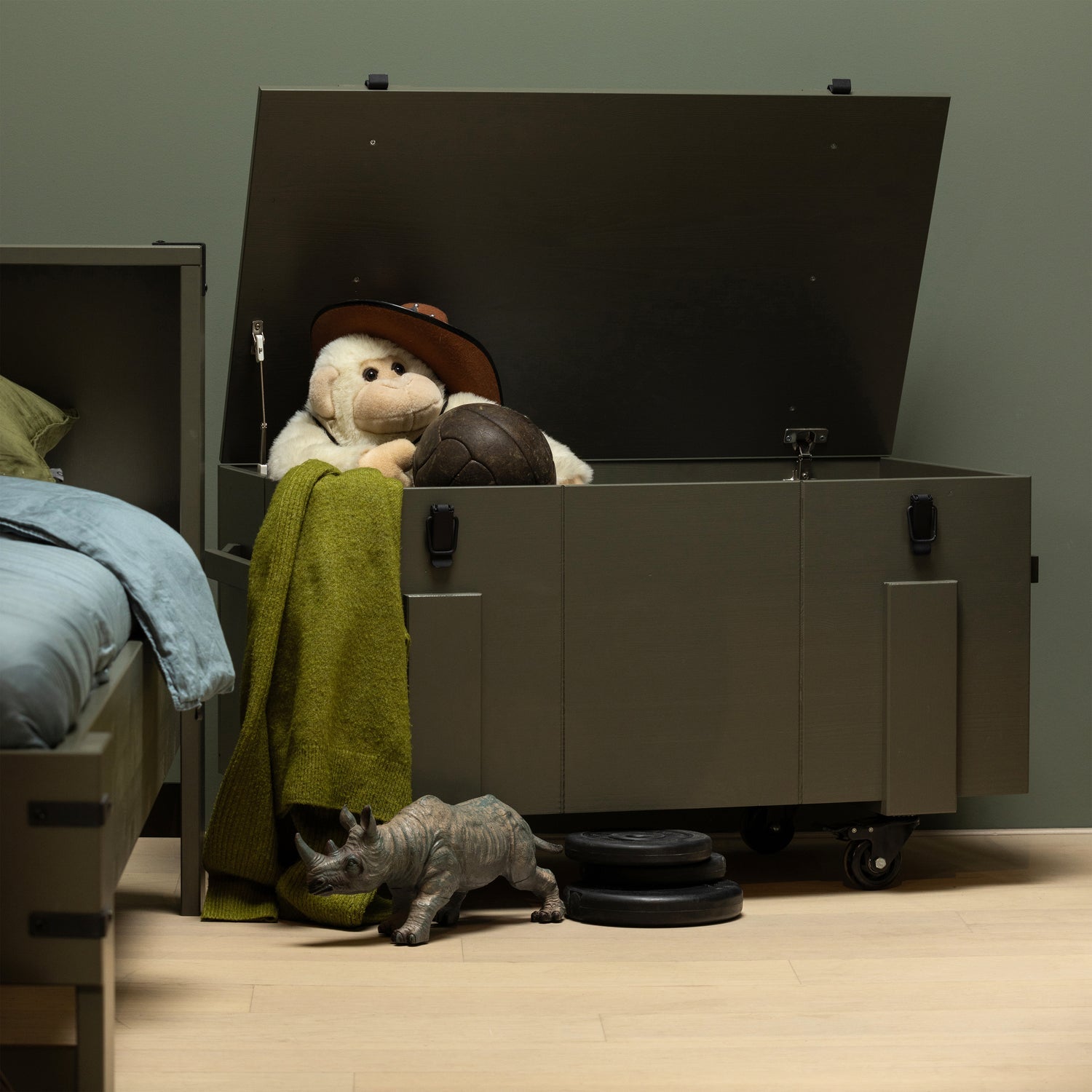 BOBBY OPBERGKIST GRENEN FOREST [fsc] van WOOOD – Luxe comfort op maat van PureWonen. Vraag naar de beste prijs.