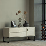 Silas Tv Meubel 120 Cm Grenen Dust [Fsc] van WOOOD – Luxe comfort op maat van PureWonen. Vraag naar de beste prijs.