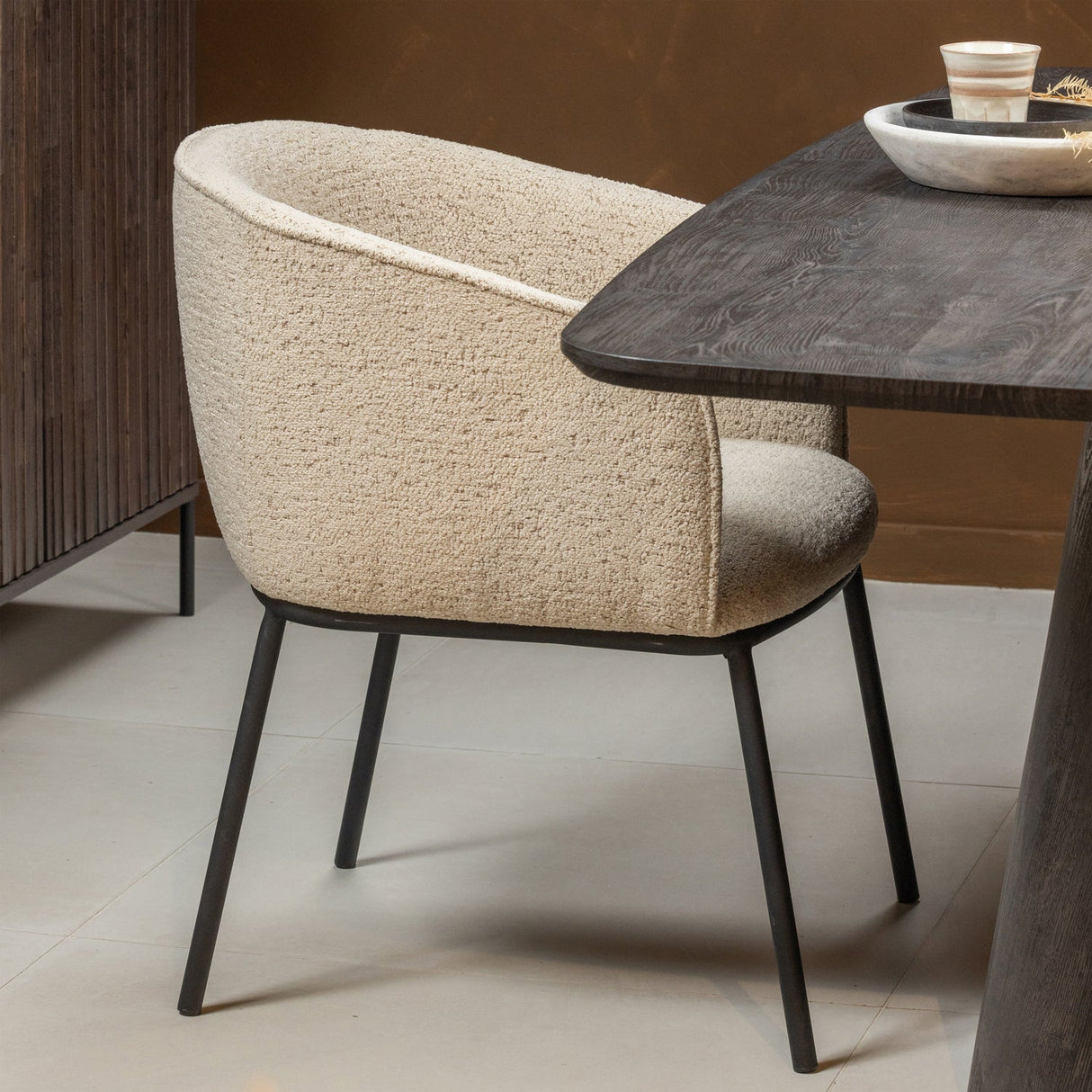 Leon Eetkamerstoel Naturel Melange van WOOOD – Luxe comfort op maat van PureWonen. Vraag naar de beste prijs.