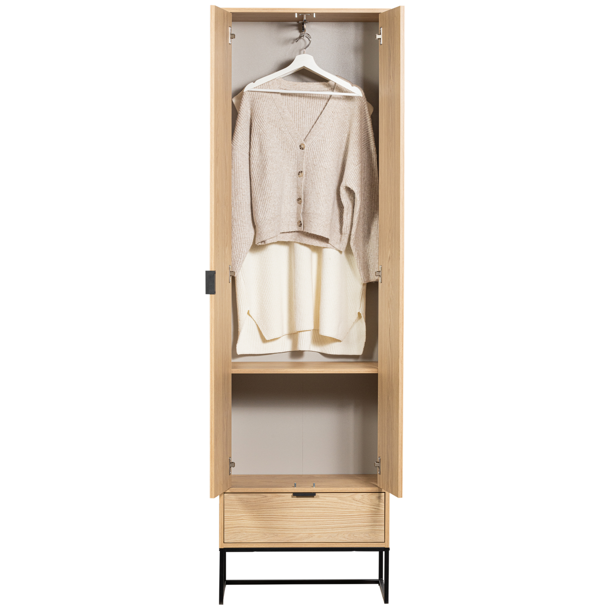 Kledinghanger Uittrekbaar Optiepakket van WOOOD – Luxe comfort op maat van PureWonen. Vraag naar de beste prijs.