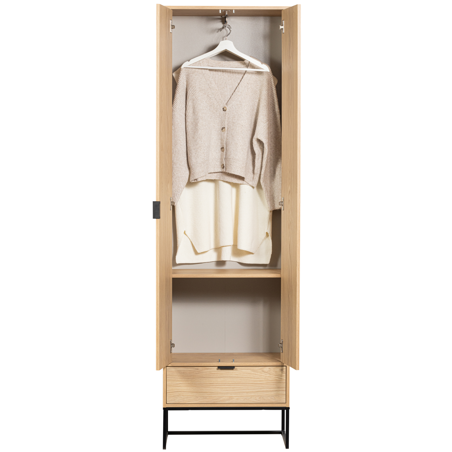 Kledinghanger Uittrekbaar Optiepakket van WOOOD – Luxe comfort op maat van PureWonen. Vraag naar de beste prijs.