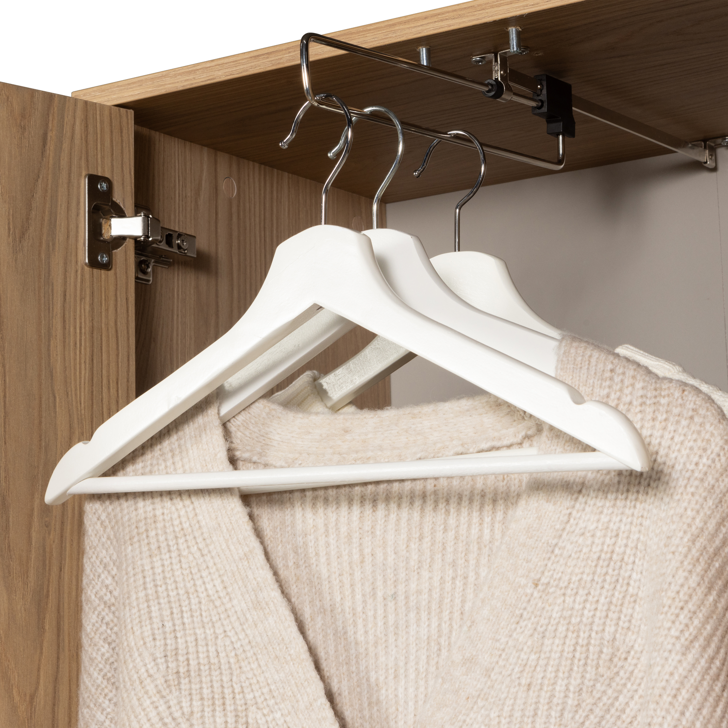 Kledinghanger Uittrekbaar Optiepakket van WOOOD – Luxe comfort op maat van PureWonen. Vraag naar de beste prijs.