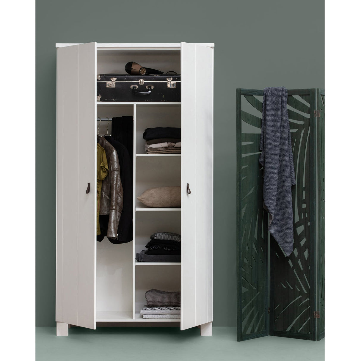 Ties Garderobekast Grenen Wit [Fsc] van WOOOD – Luxe comfort op maat van PureWonen. Vraag naar de beste prijs.