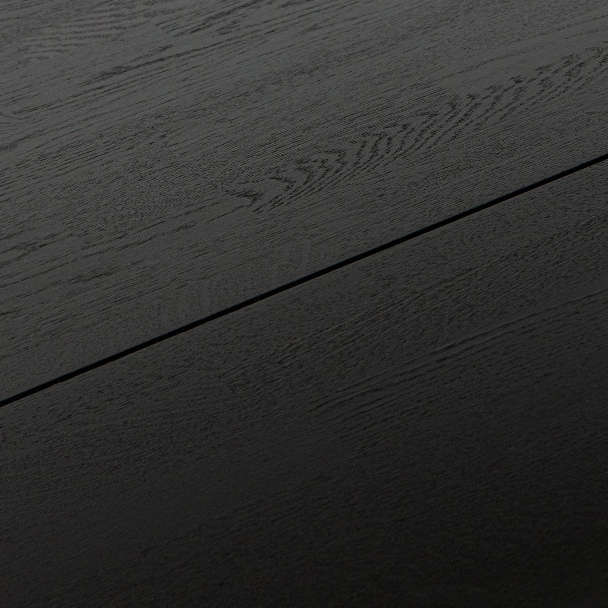 Rhonda Eettafel O129 Cm Blacknight [Fsc] van WOOOD – Luxe comfort op maat van PureWonen. Vraag naar de beste prijs.