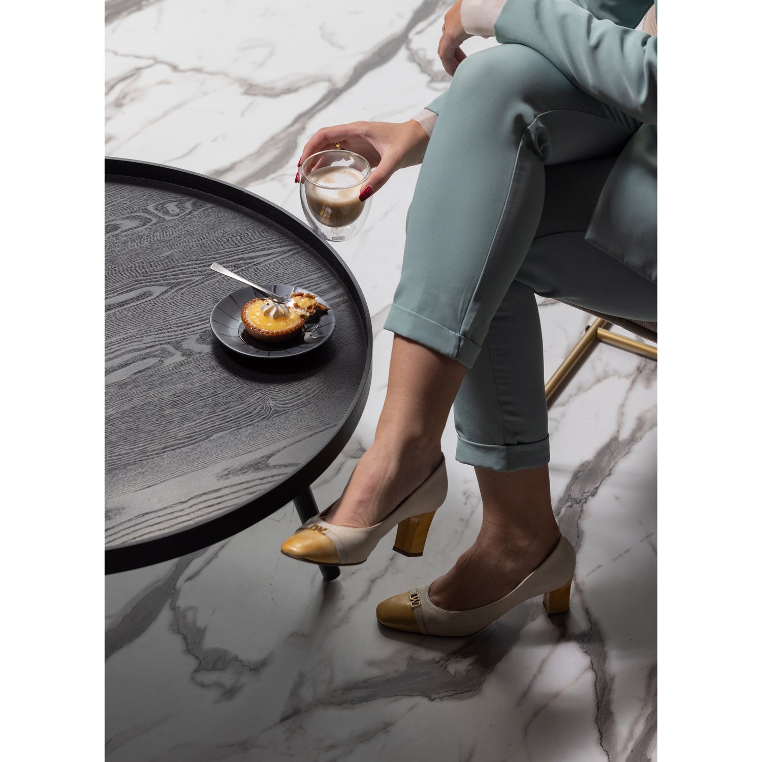 Mesa Bijzettafel Xl Hout Zwart 39x O78 van WOOOD – Luxe comfort op maat van PureWonen. Vraag naar de beste prijs.