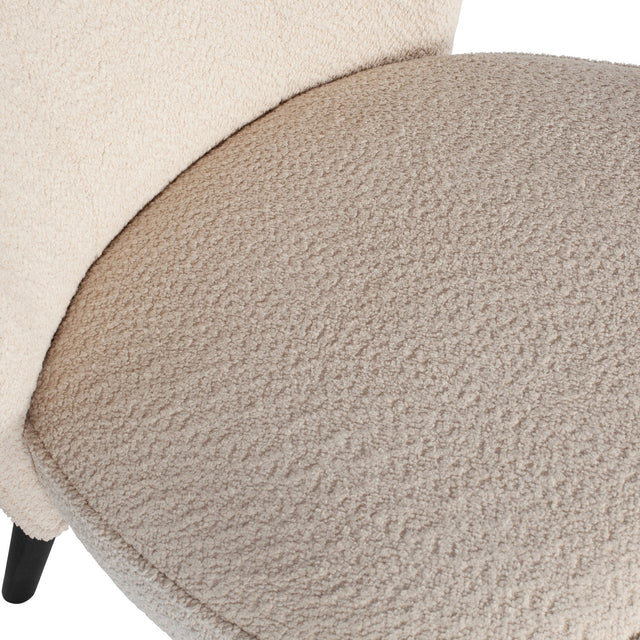 Sara Fauteuil Boucle Creme van WOOOD – Luxe comfort op maat van PureWonen. Vraag naar de beste prijs.