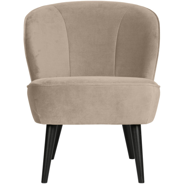 Sara Fauteuil Fluweel Khaki van WOOOD – Luxe comfort op maat van PureWonen. Vraag naar de beste prijs.
