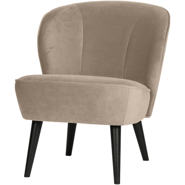 Sara Fauteuil Fluweel Khaki van WOOOD – Luxe comfort op maat van PureWonen. Vraag naar de beste prijs.