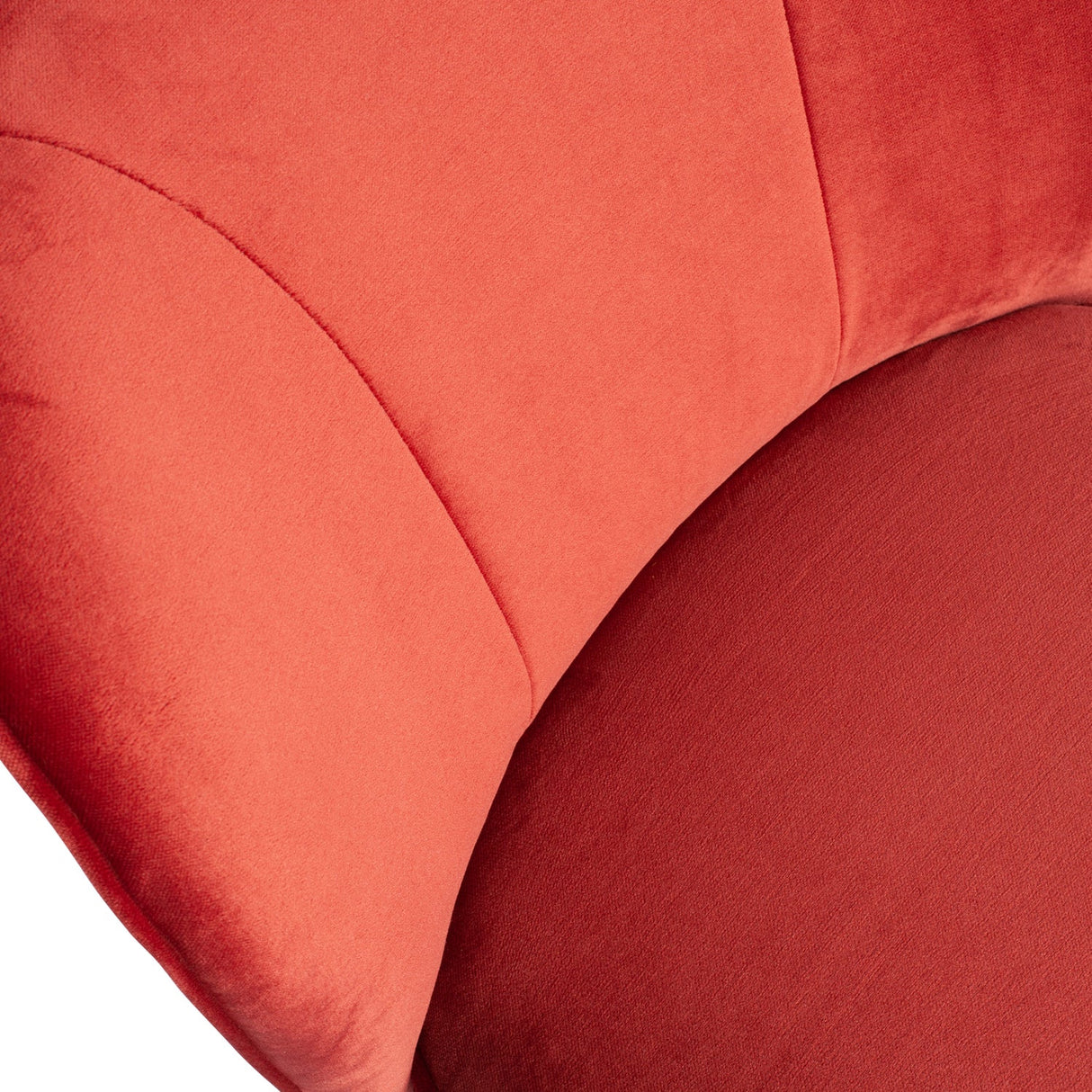 Sara Fauteuil Fluweel Raspberry van WOOOD – Luxe comfort op maat van PureWonen. Vraag naar de beste prijs.