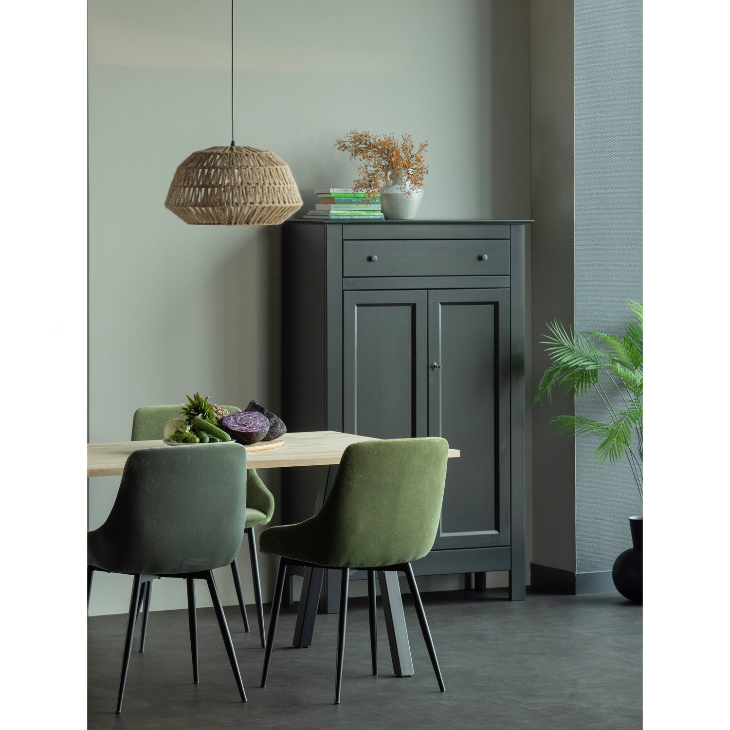 Eva Meidenkast Grenen Diepzwart [Fsc] van WOOOD – Luxe comfort op maat van PureWonen. Vraag naar de beste prijs.