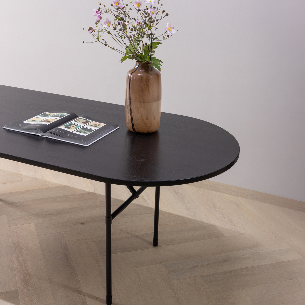 Arthur Eettafel Ovaal Met H Poot Eiken Zwart [Fsc]