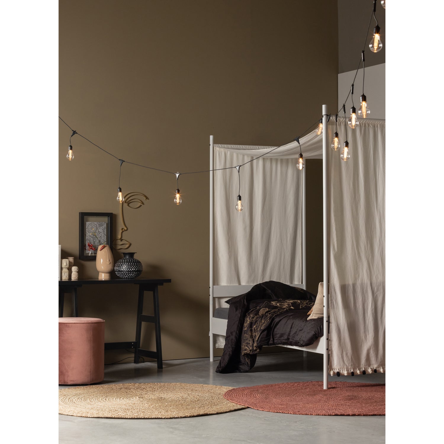 Sara Poef Hoog Oud Roze 46x O46 van WOOOD – Luxe comfort op maat van PureWonen. Vraag naar de beste prijs.