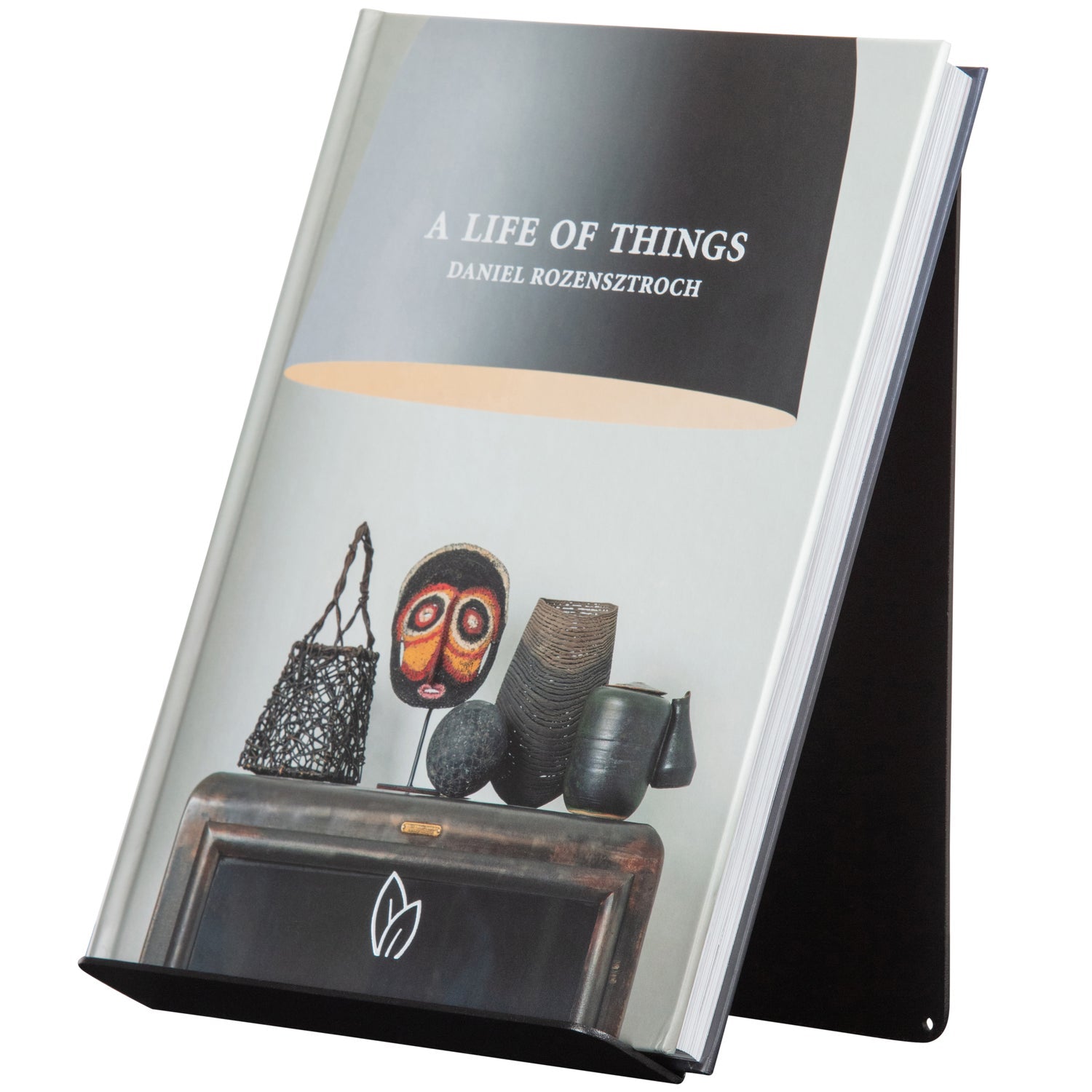 Brook Boekenstandaard Staand Metaal Zwart van WOOOD – Luxe comfort op maat van PureWonen. Vraag naar de beste prijs.