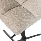 Vinny Draaibare Barstoel Boucle Zand van WOOOD – Luxe comfort op maat van PureWonen. Vraag naar de beste prijs.