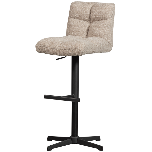 Vinny Draaibare Barstoel Boucle Zand van WOOOD – Luxe comfort op maat van PureWonen. Vraag naar de beste prijs.