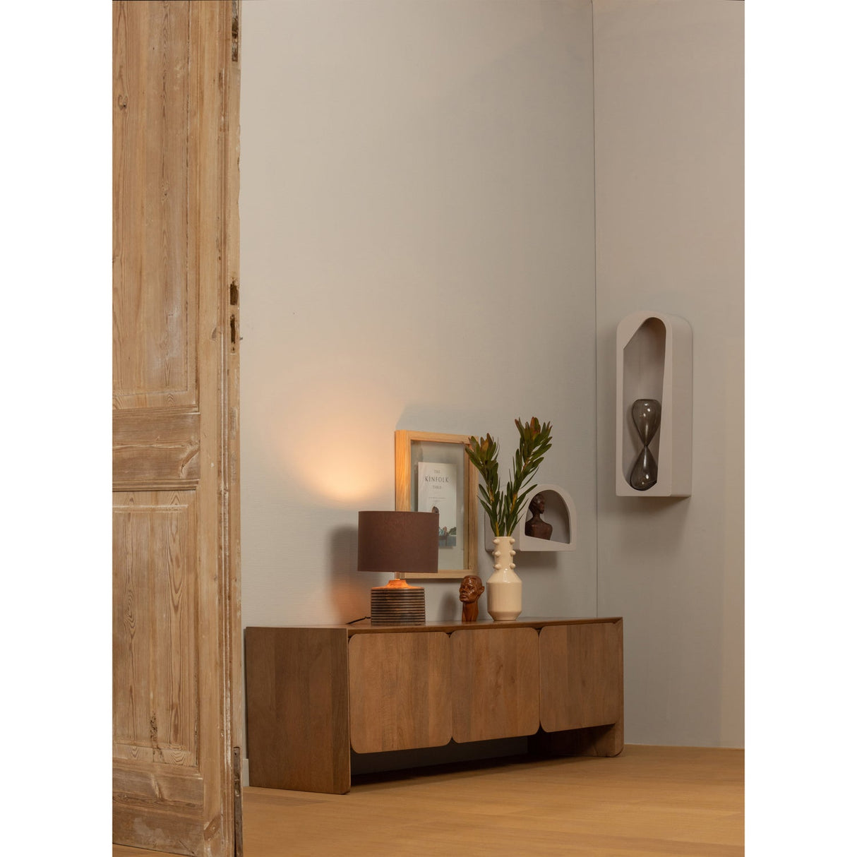 Noam Wanddeco Halfrond Hout Dust 15x35x24 Cm van WOOOD – Luxe comfort op maat van PureWonen. Vraag naar de beste prijs.