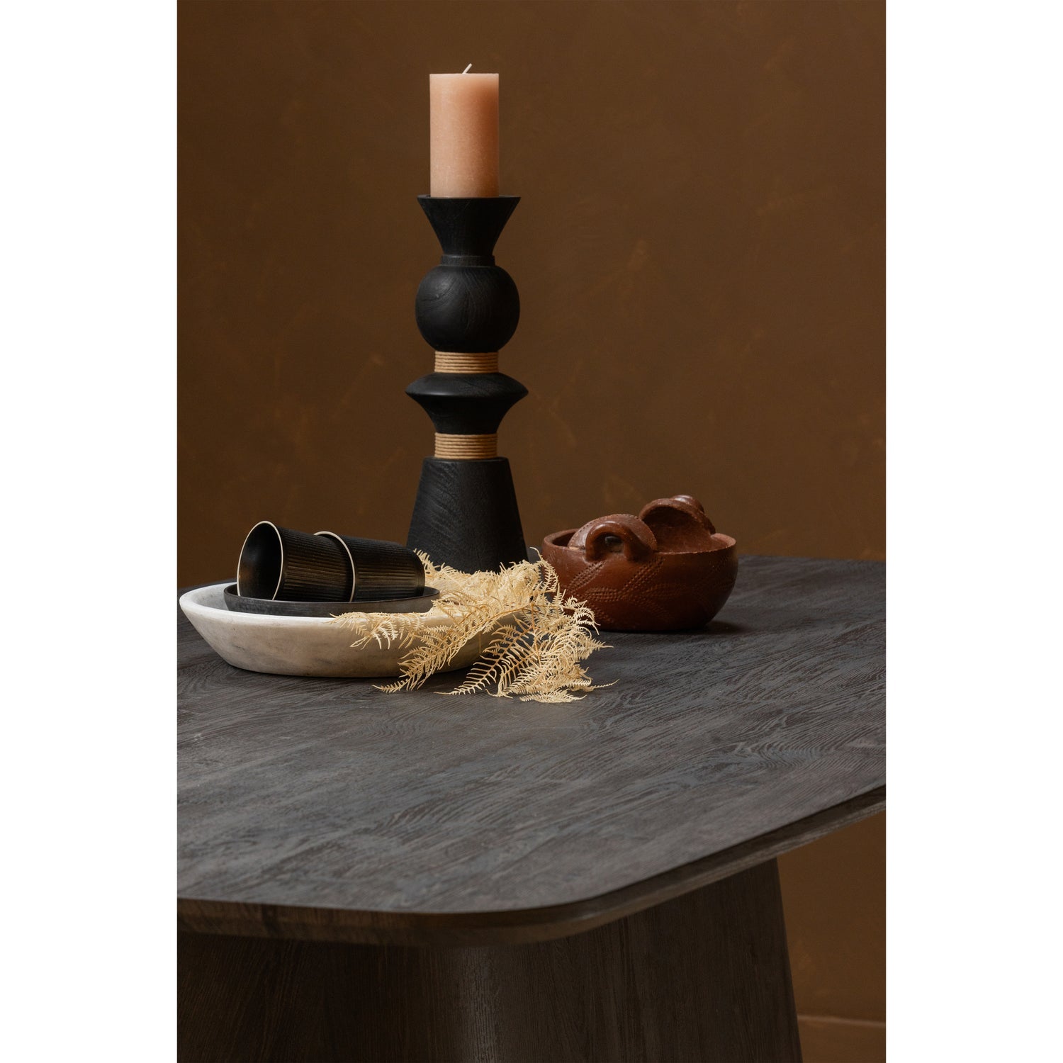 Leah Eettafel Mdf Donkerbruin 200x105 Cm van WOOOD – Luxe comfort op maat van PureWonen. Vraag naar de beste prijs.