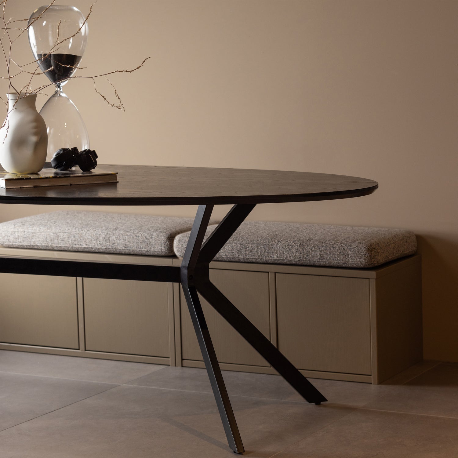 Turner Opbergbank Grenen Mud [Fsc] van WOOOD – Luxe comfort op maat van PureWonen. Vraag naar de beste prijs.