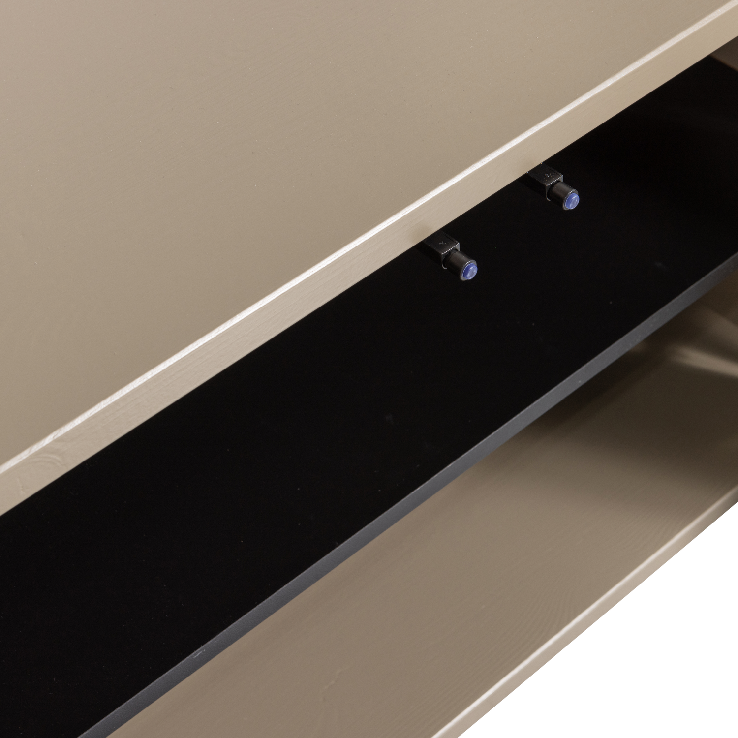 Turner Tv Meubel Grenen Mud [Fsc] van WOOOD – Luxe comfort op maat van PureWonen. Vraag naar de beste prijs.