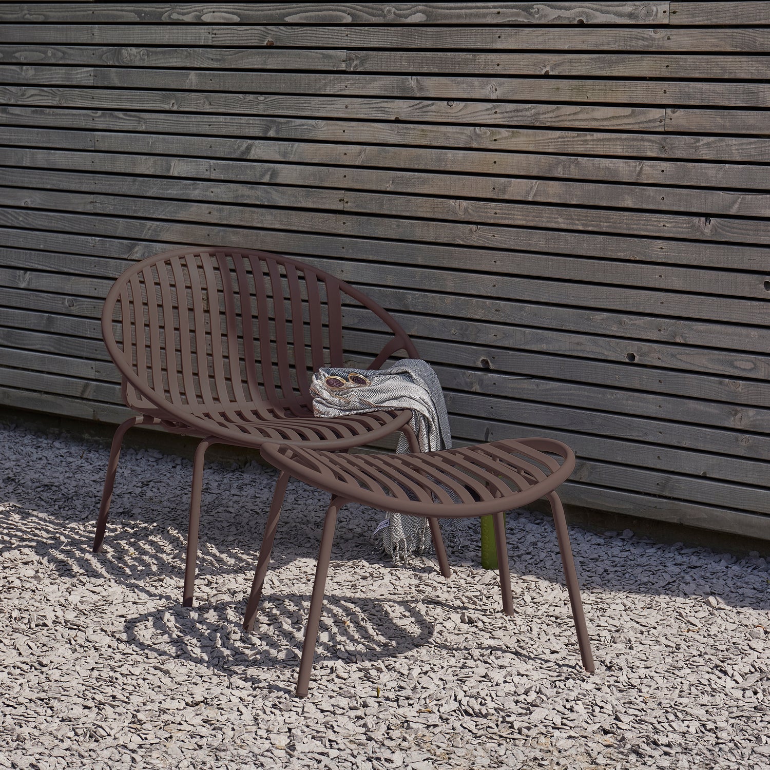 Bruce Tuin Loungestoel + Hocker Pp/Metaal Paars/Bruin