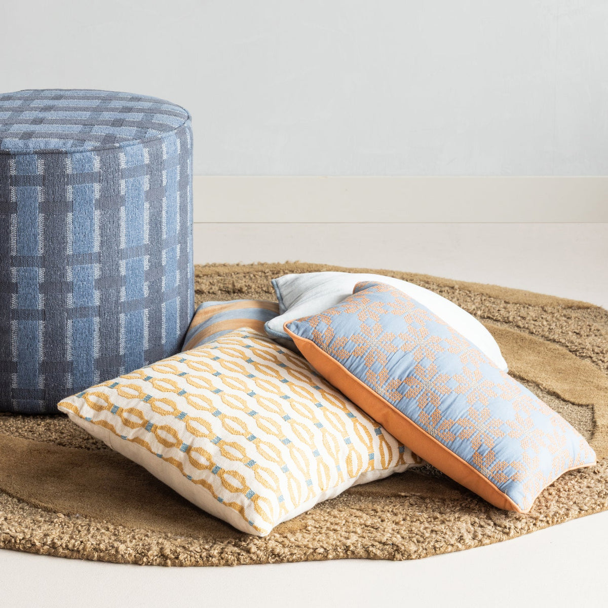 Sarli Poef Hoog Ruit Dessin Chenille Grijs/Blauw [Fsc]
