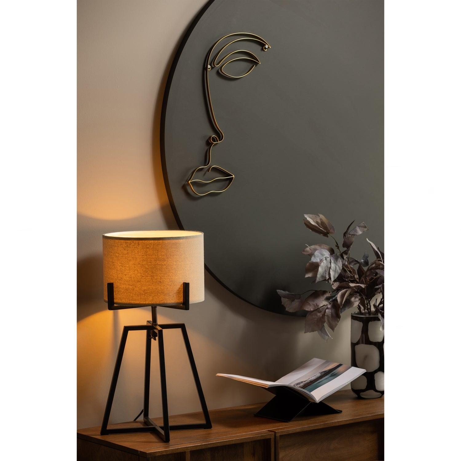 Brook Boekenstandaard Liggend Metaal Zwart van WOOOD – Luxe comfort op maat van PureWonen. Vraag naar de beste prijs.