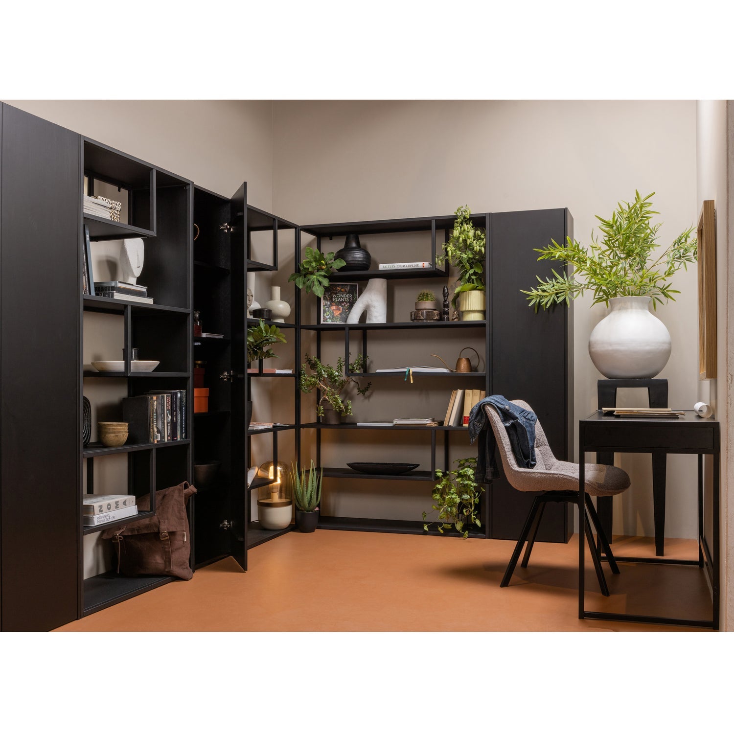 Teun Opbergkast Grenen Diepzwart [Fsc] van WOOOD – Luxe comfort op maat van PureWonen. Vraag naar de beste prijs.