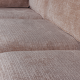 Hajo Hoekbank Links Chenille Taupe van WOOOD – Luxe comfort op maat van PureWonen. Vraag naar de beste prijs.