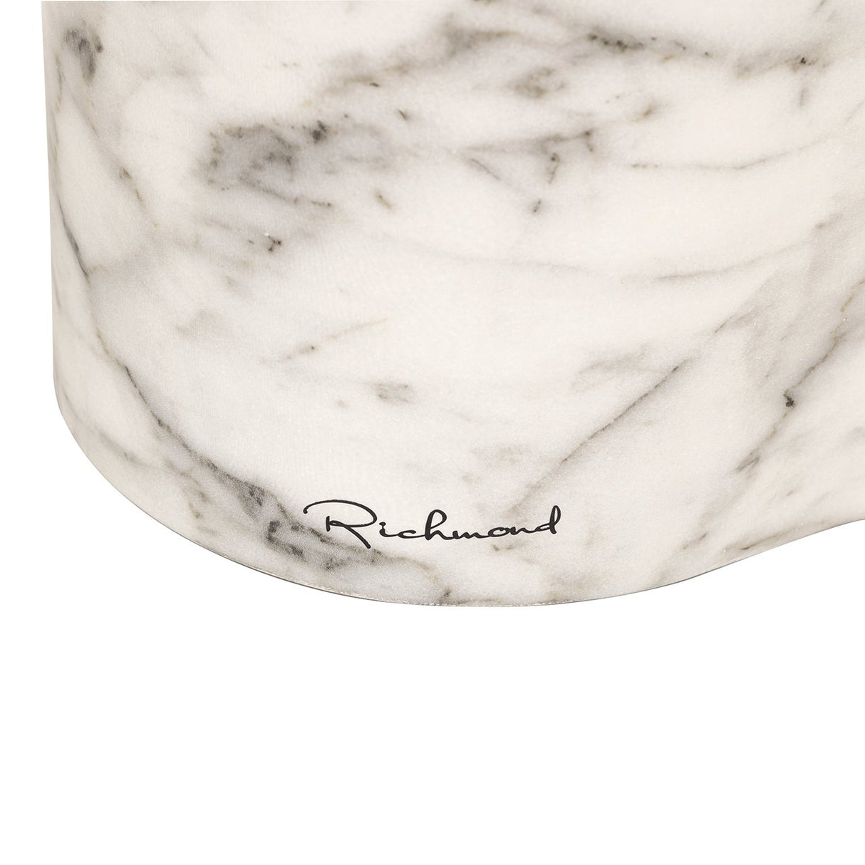 Bijzettafel Rockyard faux wit marmer indoor/outdoor (White) van Richmond Interiors – Luxe comfort op maat van PureWonen. Vraag naar de beste prijs.