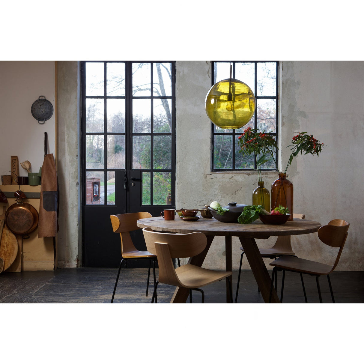 Form Houten Stoel Met Metalen Poot Naturel