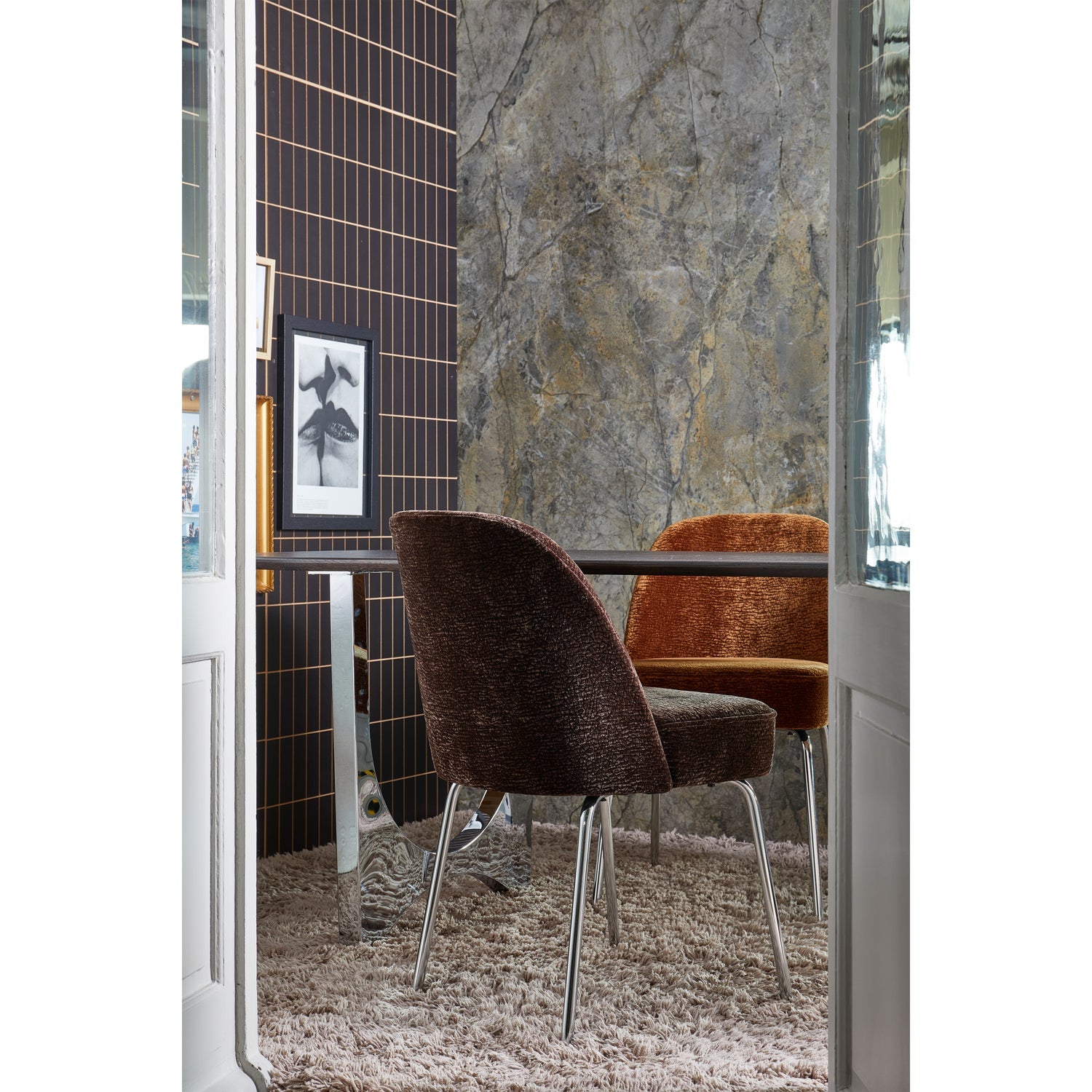 Vogue Eetkamerstoel 3 D Chenille Donkerbruin Chrome Poot