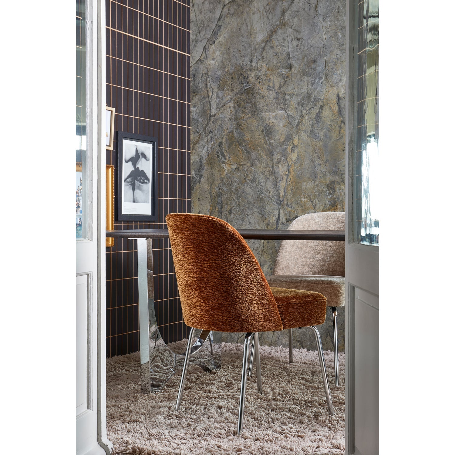 Vogue Eetkamerstoel 3 D Chenille Middenbruin Chrome Poot
