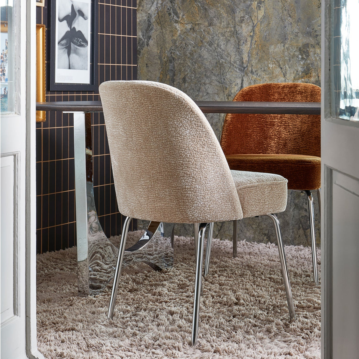 Vogue Eetkamerstoel 3 D Chenille Zand Chrome Poot
