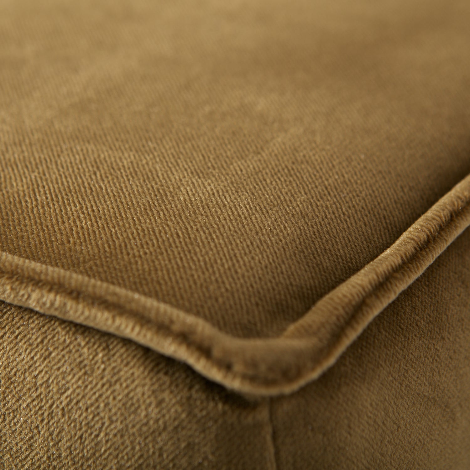 Rodeo Hocker Op Poten Velvet Honinggeel