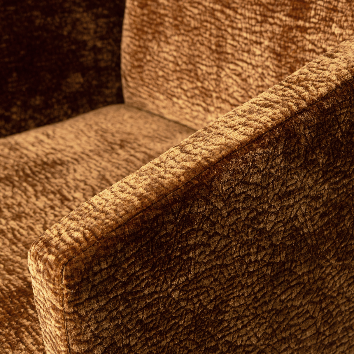 Mount Eetkamerstoel Met Armleuning 3 D Chenille Middenbruin