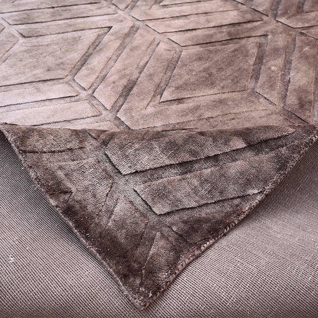 Vloerkleed Yoeri dark brown 200x300 (Brown) van Richmond Interiors – Luxe comfort op maat van PureWonen. Vraag naar de beste prijs.