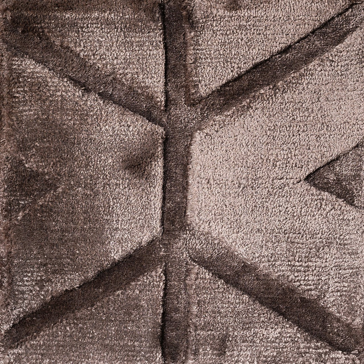 Vloerkleed Yoeri dark brown 200x300 (Brown) van Richmond Interiors – Luxe comfort op maat van PureWonen. Vraag naar de beste prijs.