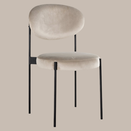 Stoel Kaylee khaki velvet (Quartz Khaki 903) van Richmond Interiors – Luxe comfort op maat van PureWonen. Vraag naar de beste prijs.