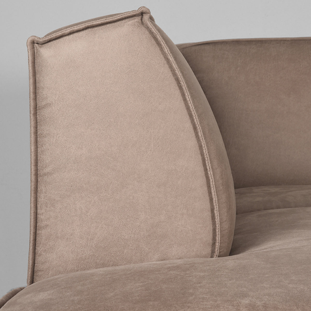 LABEL51 Hoekbank Kay - Taupe - Microfiber - Links van LABEL51 – Luxe comfort op maat van PureWonen. Vraag naar de beste prijs.