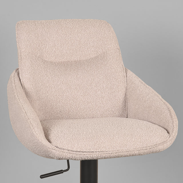 LABEL51 Barkruk Beauty - Naturel - Boucle - Gaslift van LABEL51 – Luxe comfort op maat van PureWonen. Vraag naar de beste prijs.