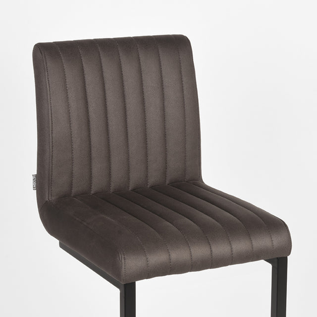 LABEL51 Barkruk Milo - Antraciet - Microfiber - Zithoogte 65 van LABEL51 – Luxe comfort op maat van PureWonen. Vraag naar de beste prijs.