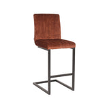 LABEL51 Barkruk Milo - Rust - Velours - Zithoogte 65 van LABEL51 – Luxe comfort op maat van PureWonen. Vraag naar de beste prijs.